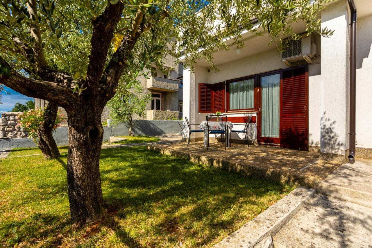 Apartments Belavic By El-Pi Tours Njivice Exteriér fotografie