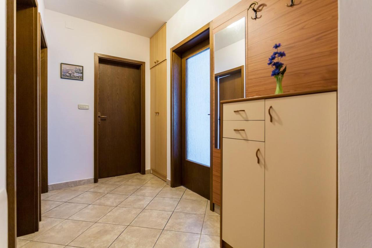 Apartments Belavic By El-Pi Tours Njivice Exteriér fotografie