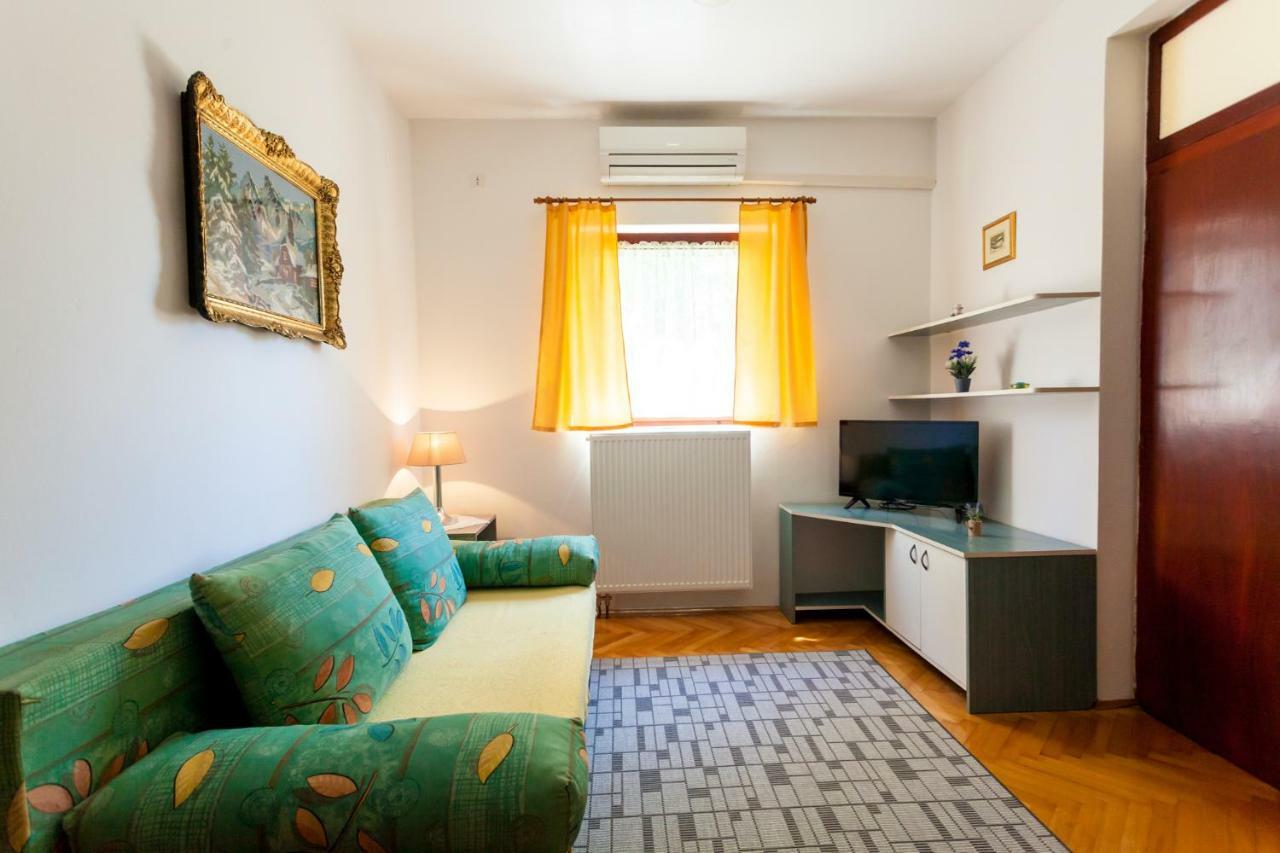 Apartments Belavic By El-Pi Tours Njivice Exteriér fotografie