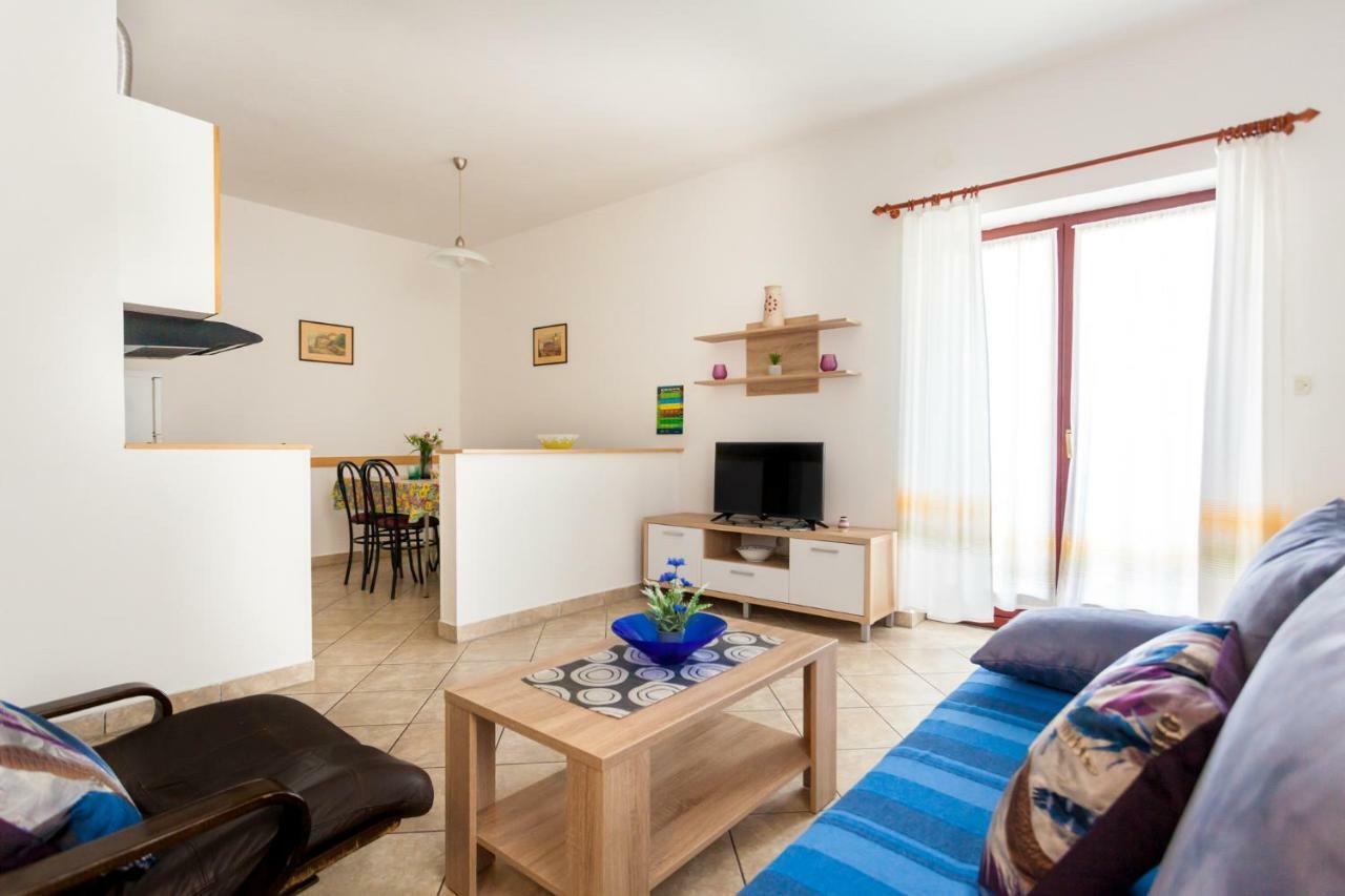 Apartments Belavic By El-Pi Tours Njivice Exteriér fotografie