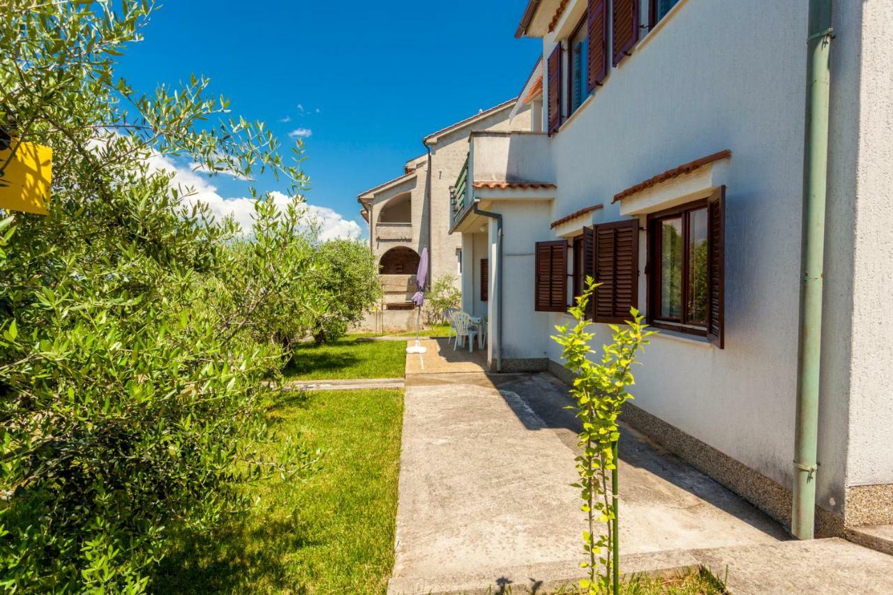 Apartments Belavic By El-Pi Tours Njivice Exteriér fotografie